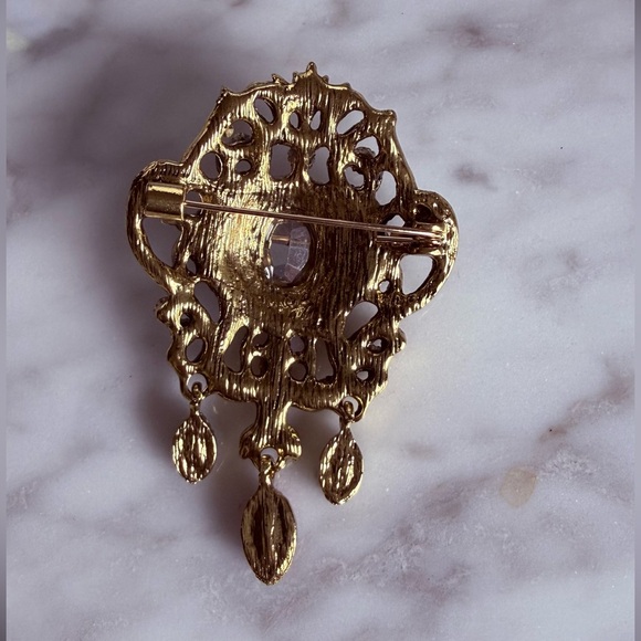 Elegant Red and Green Gemstone Brooch - Picture 4 of 4